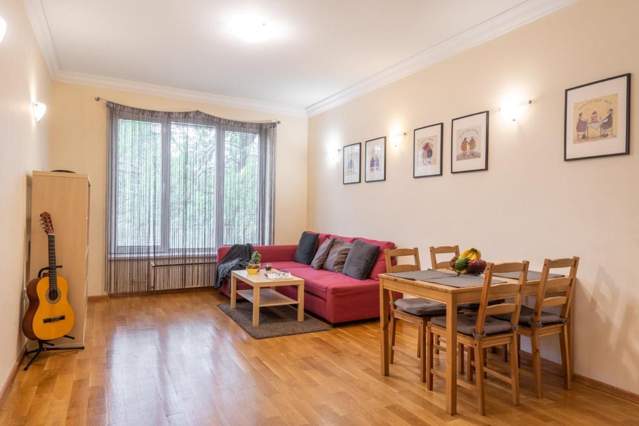 Sofia Day And Night Apartment Buitenkant foto