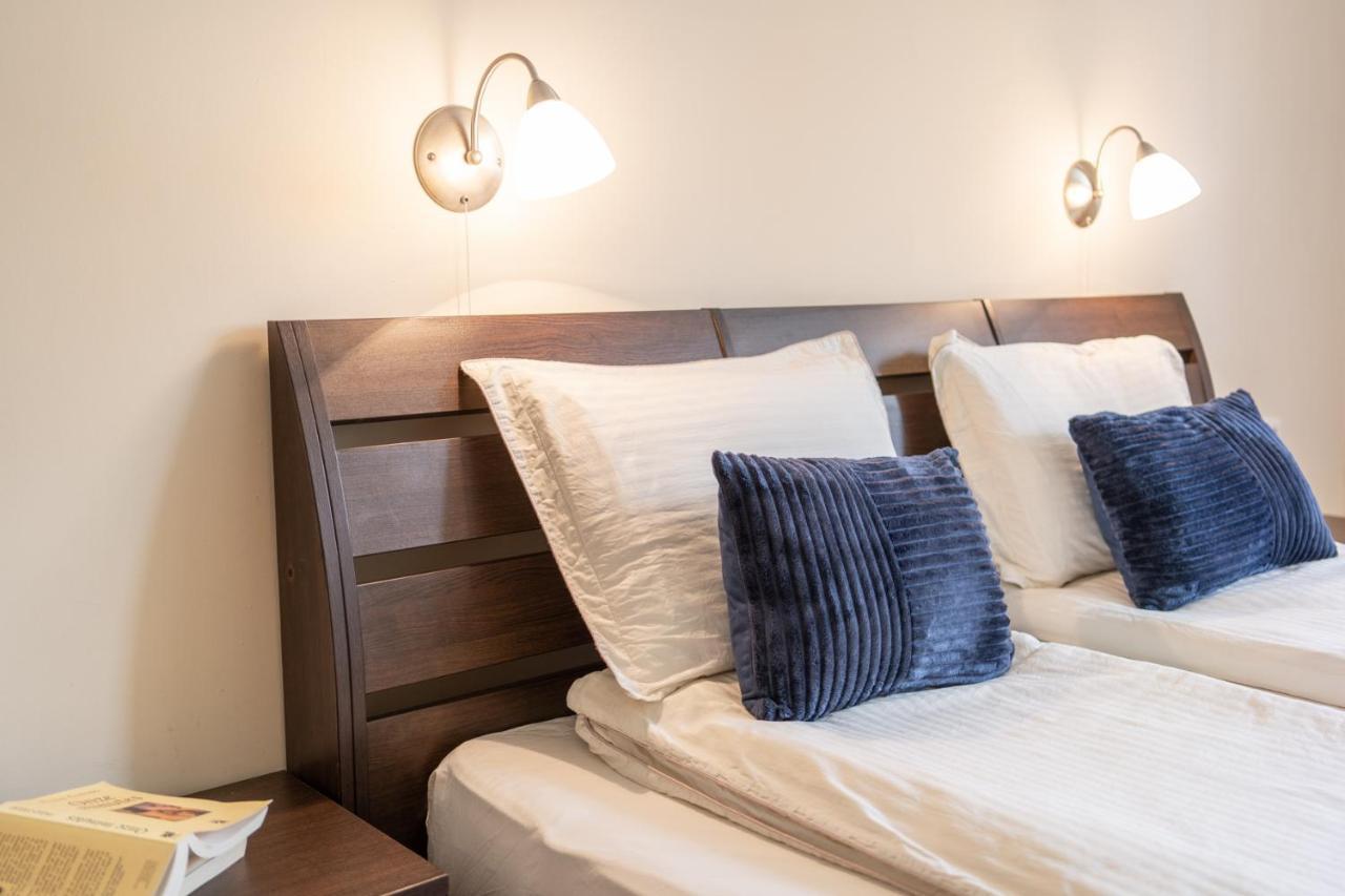 Sofia Day And Night Apartment Buitenkant foto
